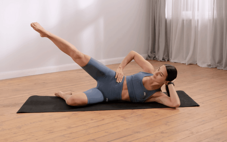 Angkat Pinggul 10 Detik: Latihan di Kasur yang Bikin Pinggang Kuat dan Intim Lebih Harmonis